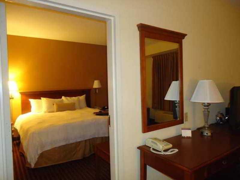 Hampton Inn Baltimore/Глен Бърни Стая снимка